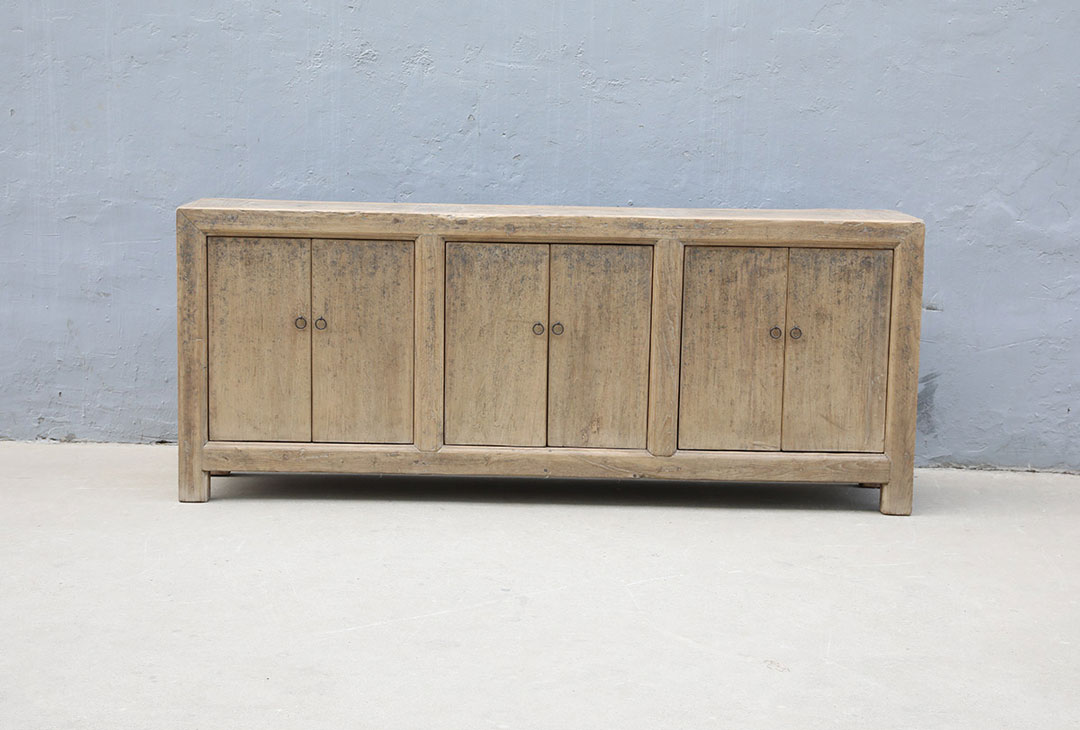 52-3586, Wooden sideboard
