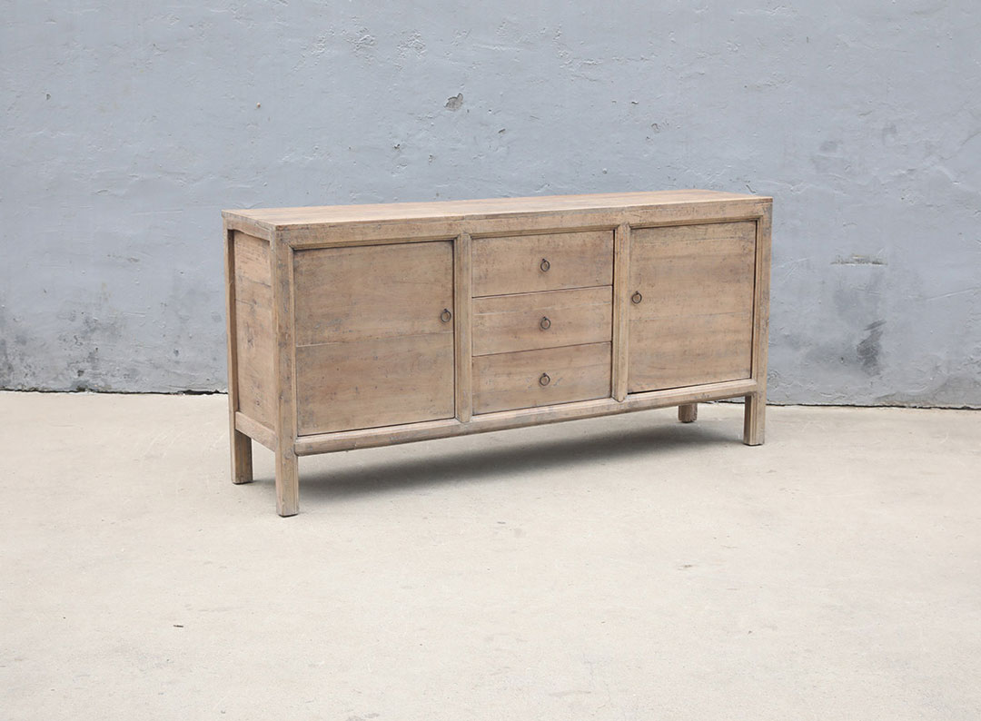 52-5147, Sideboard with doors and drawers