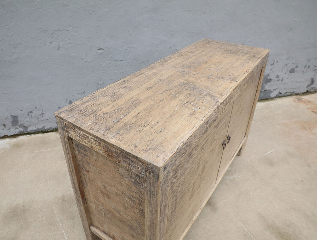 52-5643, Wooden sideboard