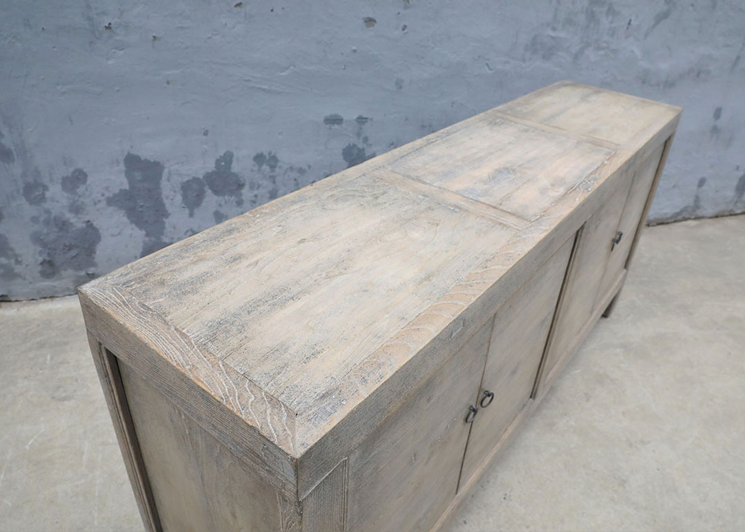 52-7702, Wooden sideboard with 4 doors 