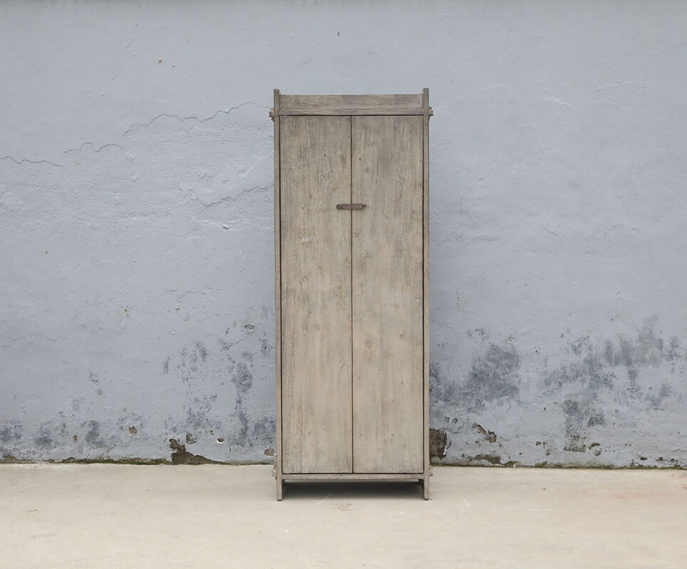 52-7840, Wooden cabinet with 2 doors