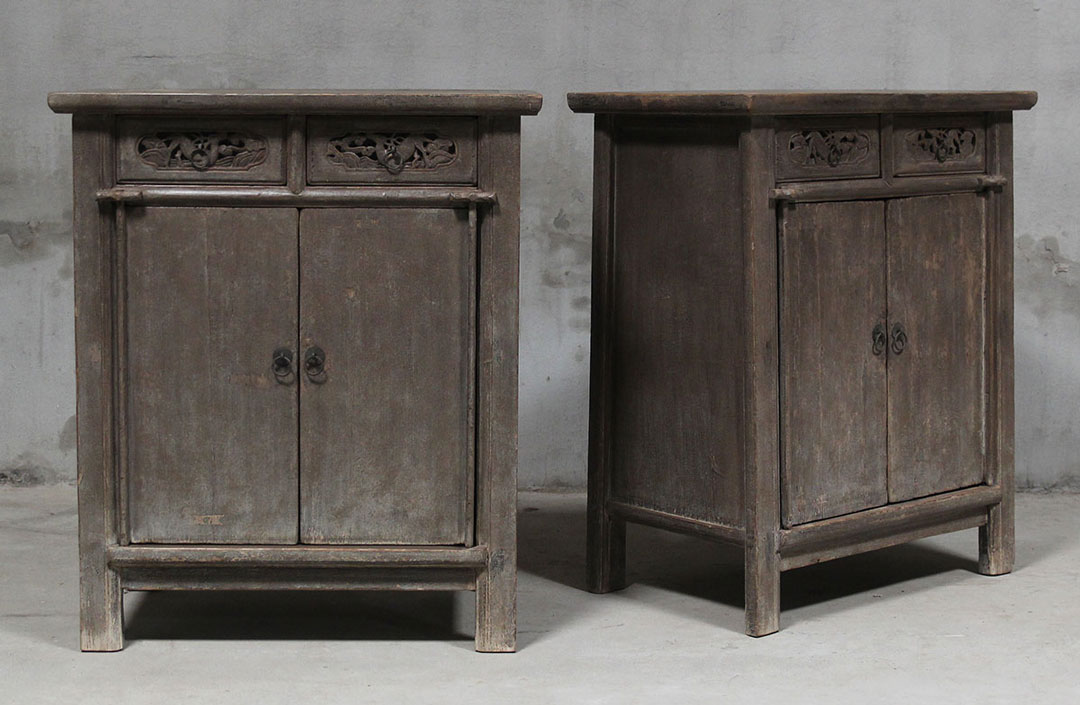 A328, Set of 2 wooden cabinets 