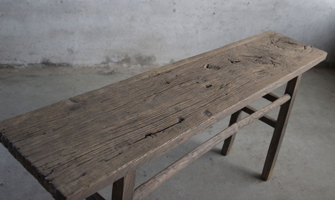 B-T 1258, Wooden sidetable