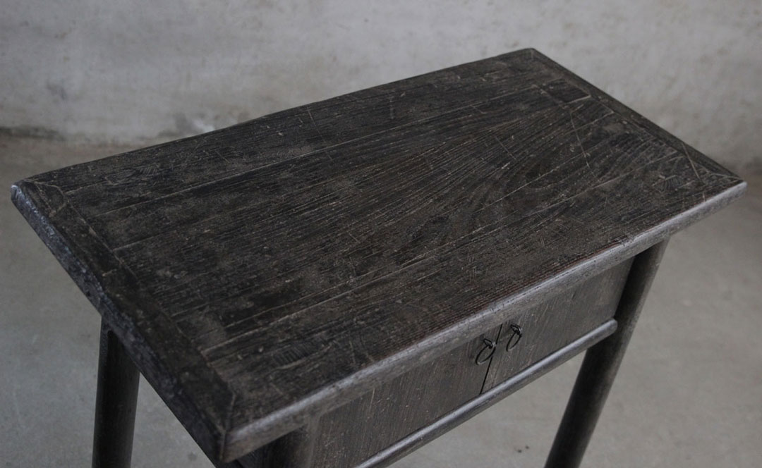 BT-1305, Black side table