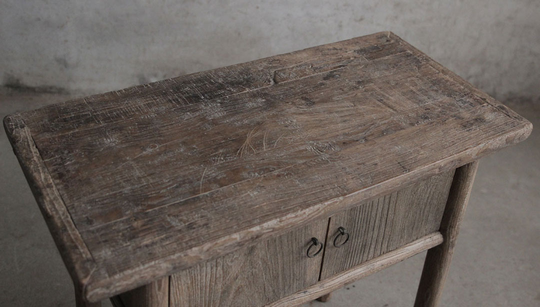 BT-1307, Wooden side table with 2 doors