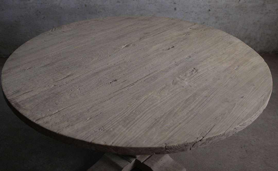 BT-1337, Round dining table