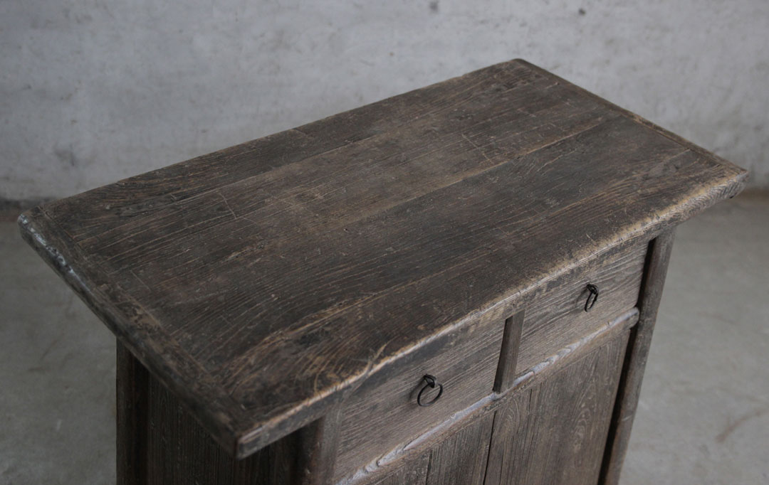 BT-1414, Small dark cabinet