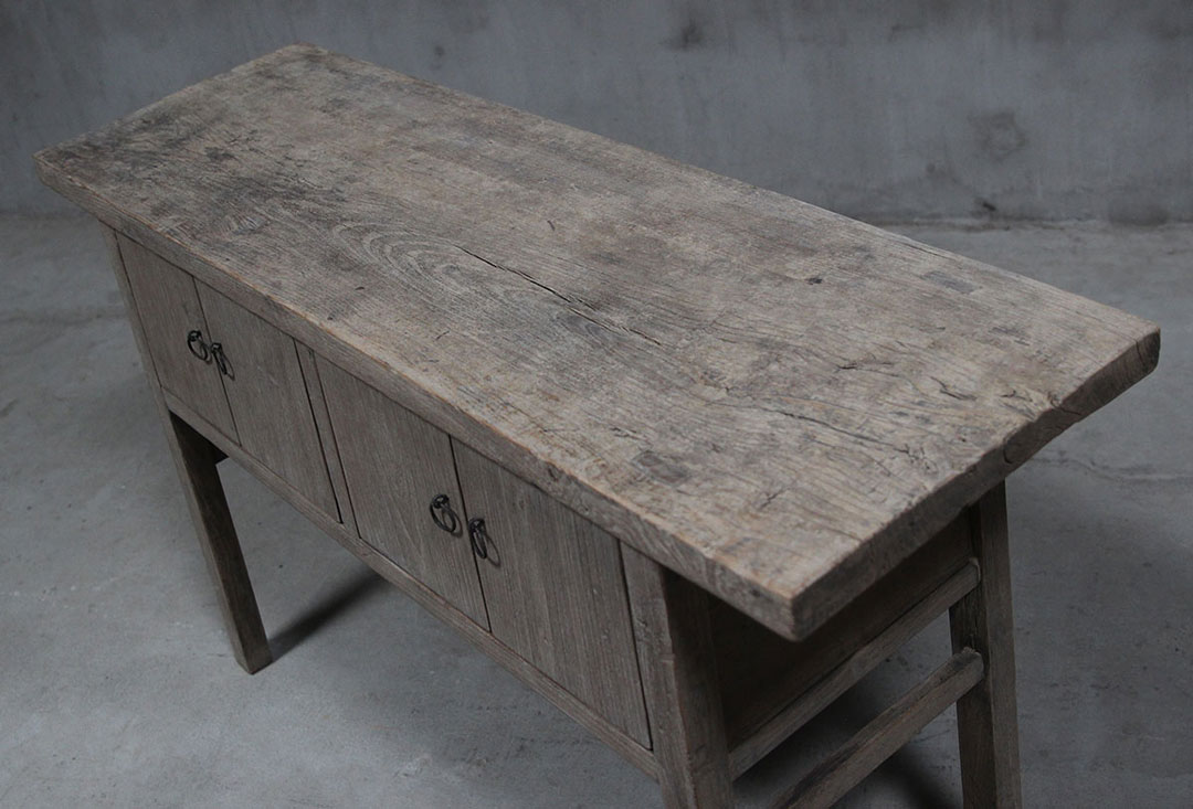 BT-1523, Side table with 4 doors 