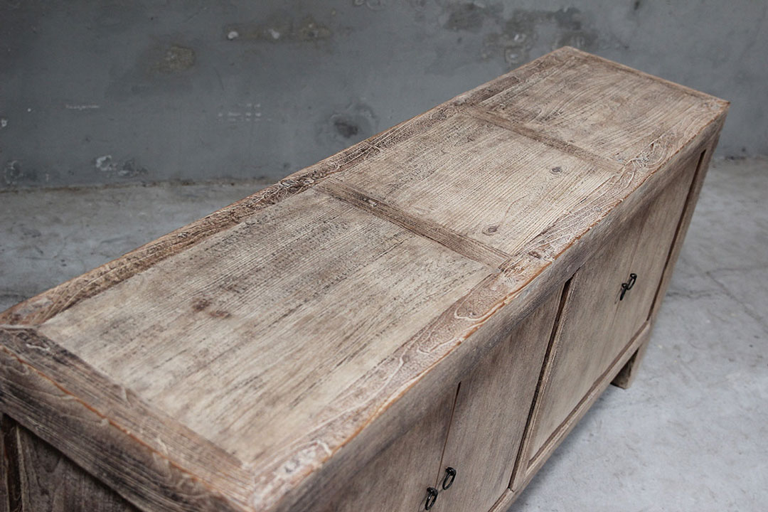 BT-1982, Wooden sideboard 