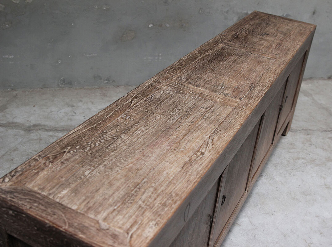 BT-1986, Wooden sideboard with 4 doors