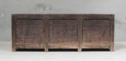 BT-1987, Dark wooden dresser
