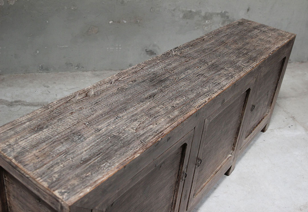 BT-1988, Wooden dresser with 3 doors