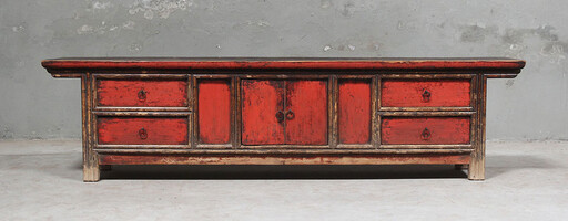 BT-1991, Unique red tv cabinet