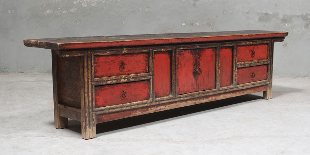 BT-1991, Unique red tv cabinet