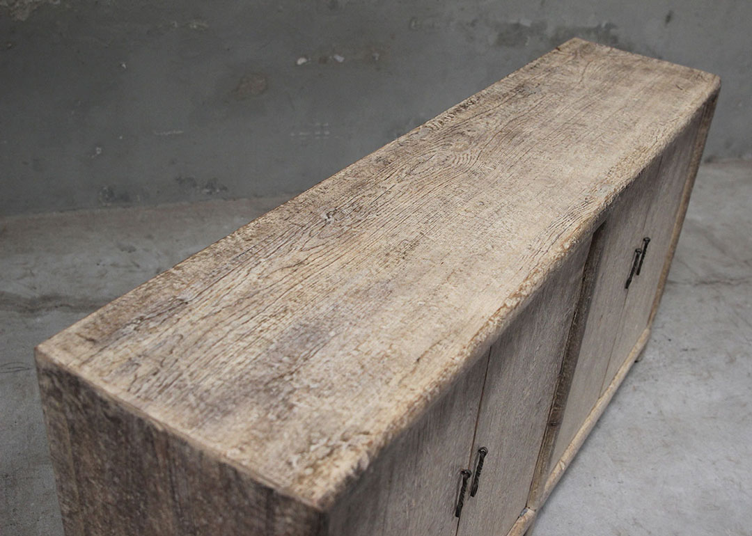 BT-1999, Wooden sideboard 