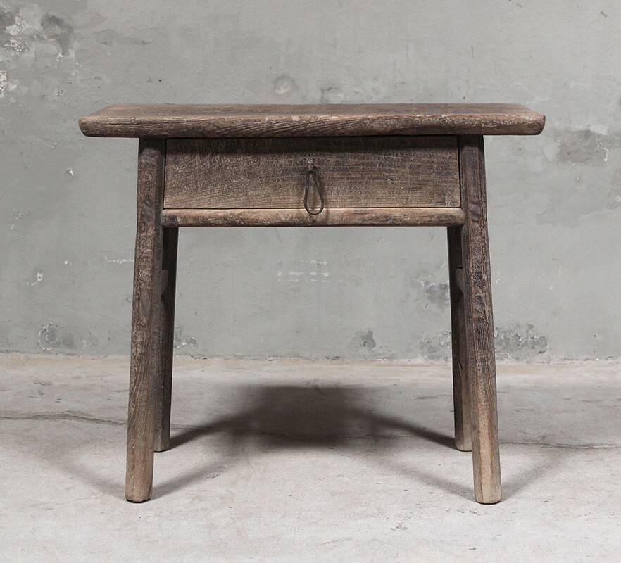 BT-2006, Dark wooden side table 
