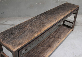 BT-2009, Wooden side table 