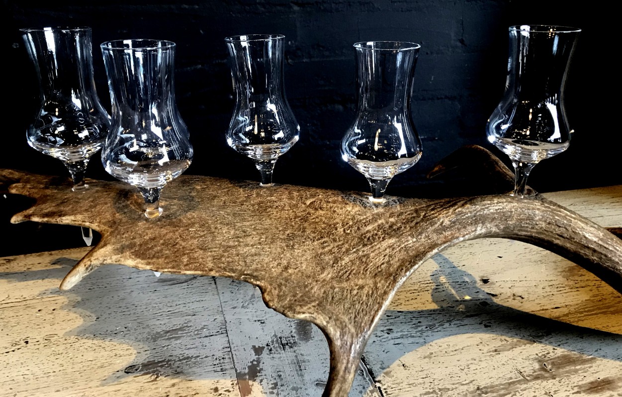 DG 102-B, Deer antler glass holder 