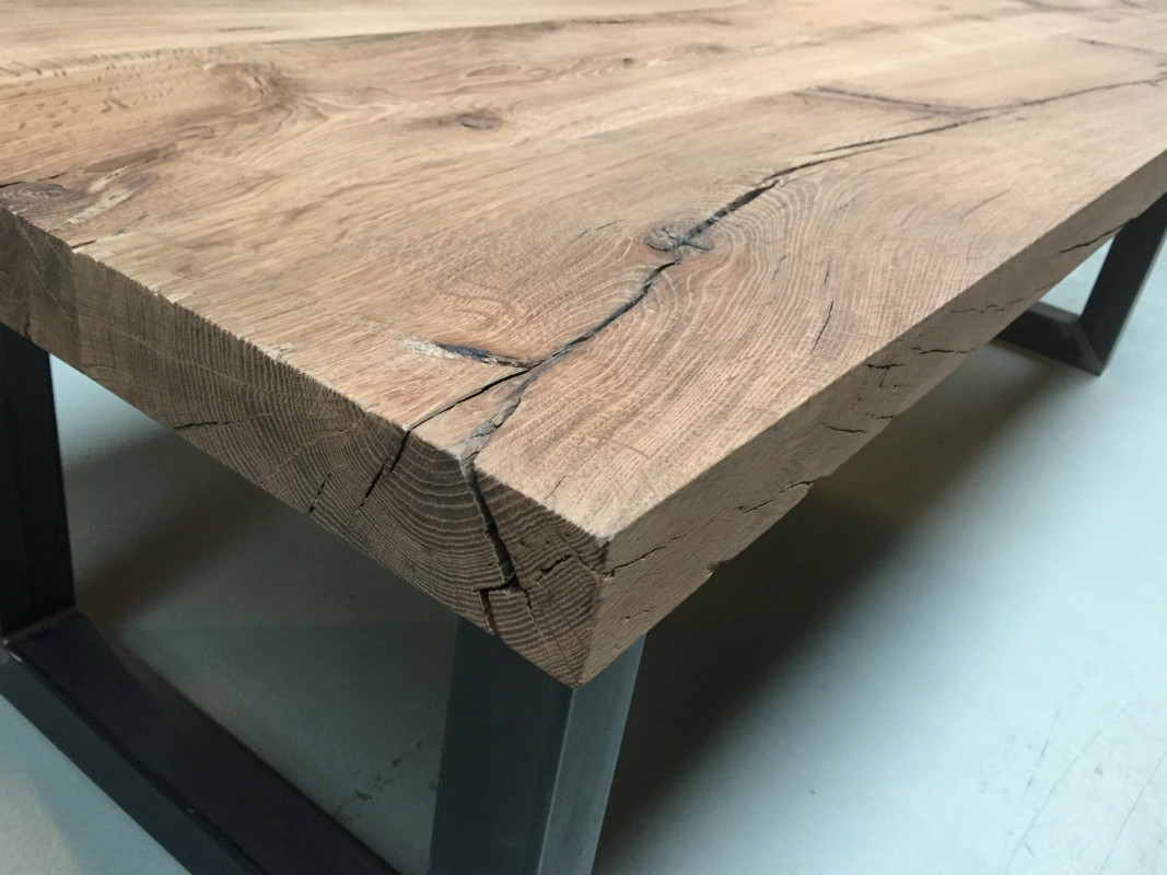 Zware rustieke eiken tafel. Het blad is 6cm - eetkamertafel Antieke tafels, tafels van hout. landelijke tafels. - De Interieur