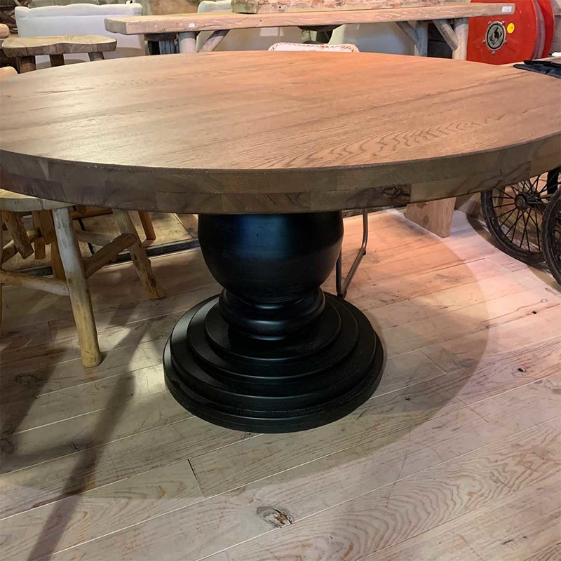 Fraaie ronde tafel. tafel heeft een zware massieve houten voet - - tafels, tafels van oud hout. landelijke tafels. - De Jong Interieur