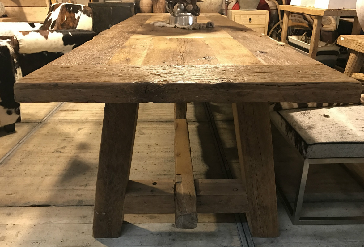 langs Infrarood Om te mediteren Zeer robuuste tafel gemaakt van 200 jaar oud steeneikenhout. Deze -  eetkamertafel - Antieke tafels, tafels van oud hout. landelijke tafels. -  De Jong Interieur