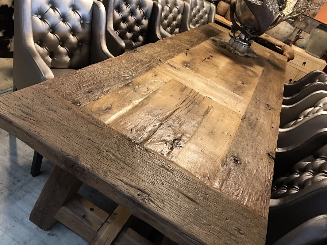 Dank u voor uw hulp Naar boven uitzending Zeer robuuste tafel gemaakt van 200 jaar oud steeneikenhout. Deze -  eetkamertafel - Antieke tafels, tafels van oud hout. landelijke tafels. -  De Jong Interieur