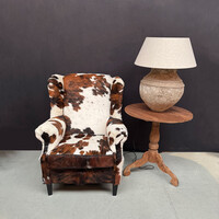 FT 131, Cowhide armchair