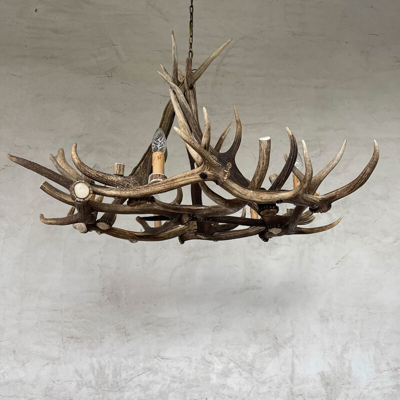 HG 115-D, Chandelier made of red stag antlers