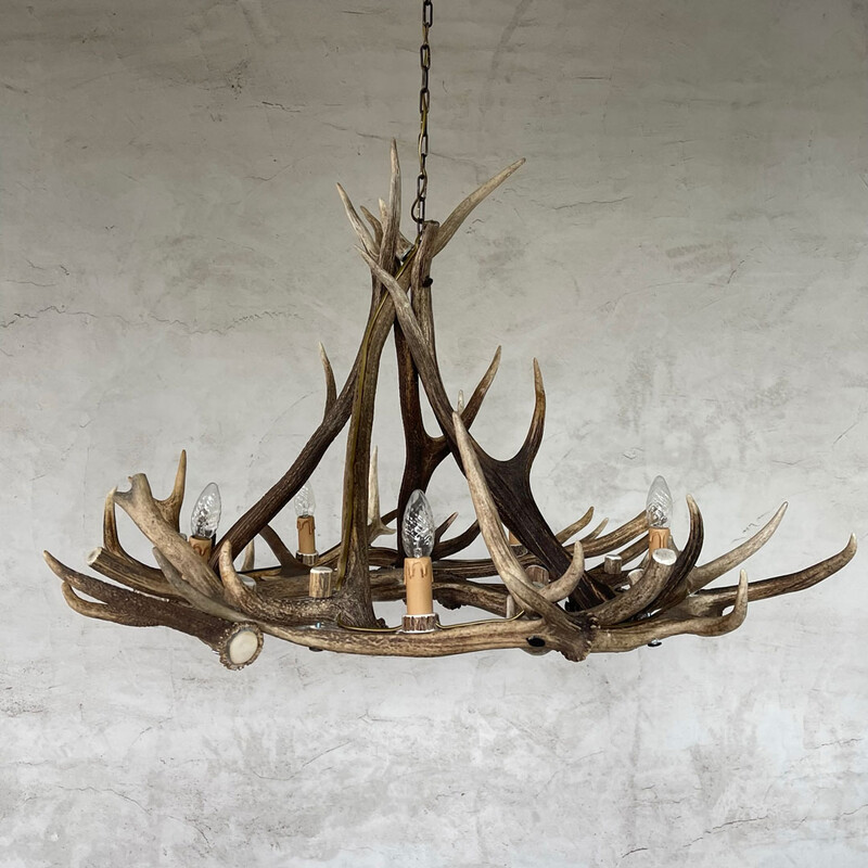HG 115-D, Chandelier made of red stag antlers