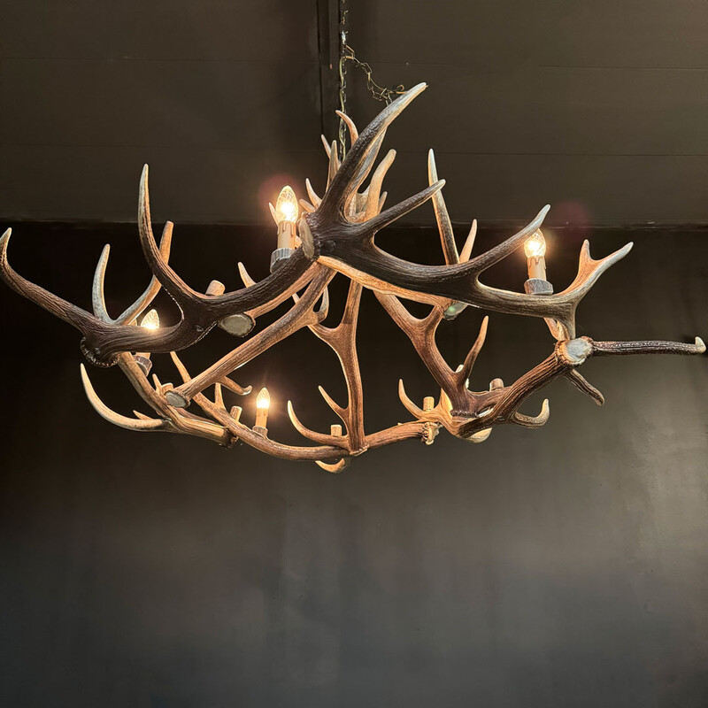 HG 125, Red stag antlers chandelier 