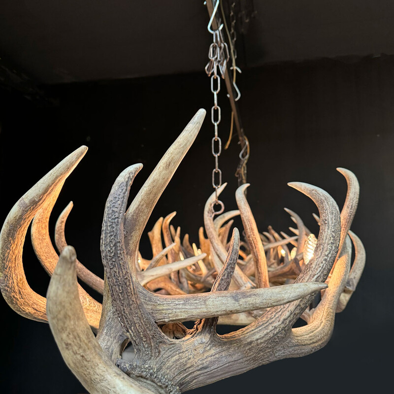 HG 247-A, Chandelier made of deer antlers with 10 lamps and 3 spots