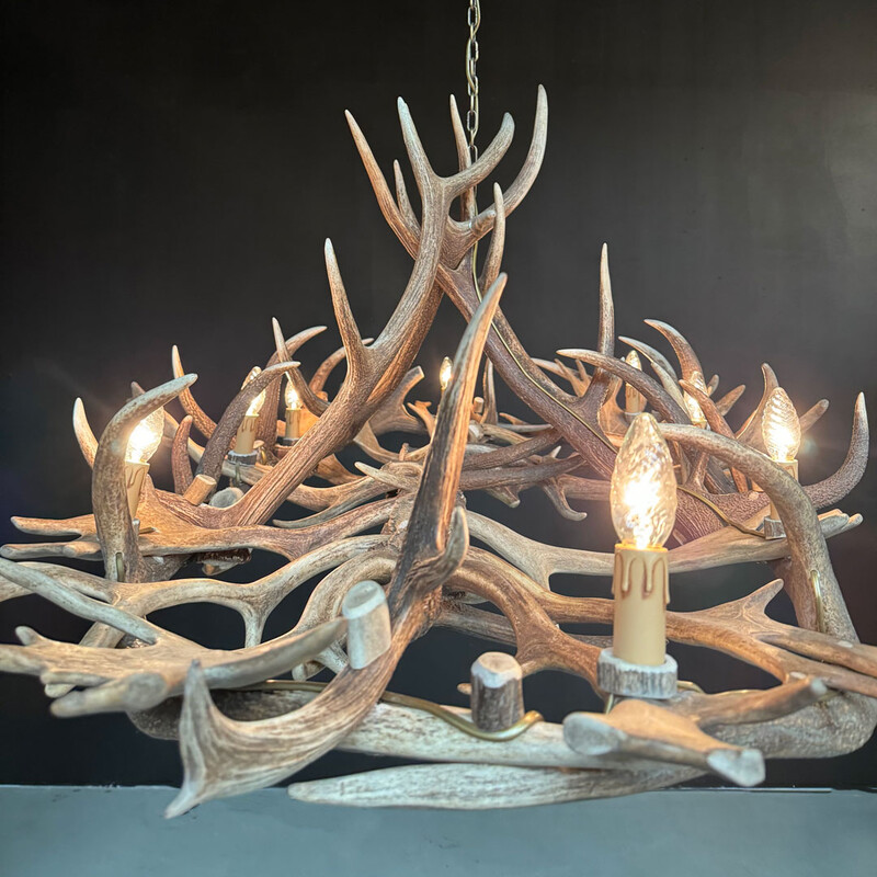 HG 273, Oval antler chandelier with 8 lamps