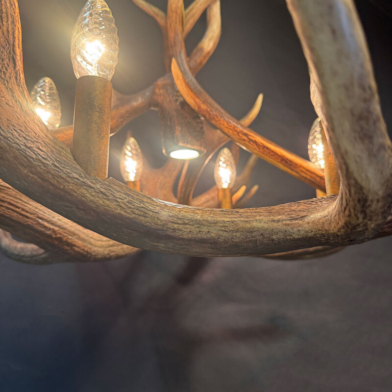 HG 274, Antler chandelier with 6 lamps and 1 spot