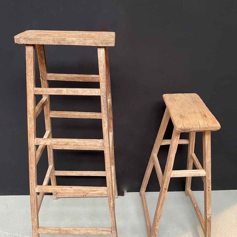 KB wooden stool - houten banken en krukjes binnen en buiten - Zitmeubels, banken, fauteuils, stoelen sofa's - De Jong Interieur