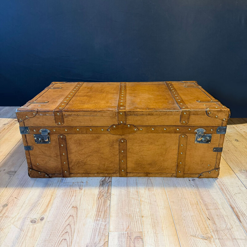KO 180, Brown leather trunk 