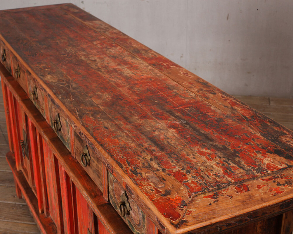 L-487, Unique orange sideboard