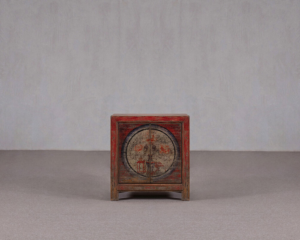 L-65, Small red cabinet 