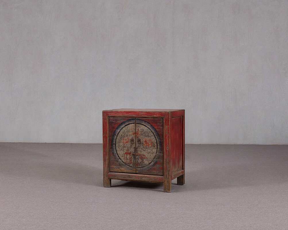 L-65, Small red cabinet 