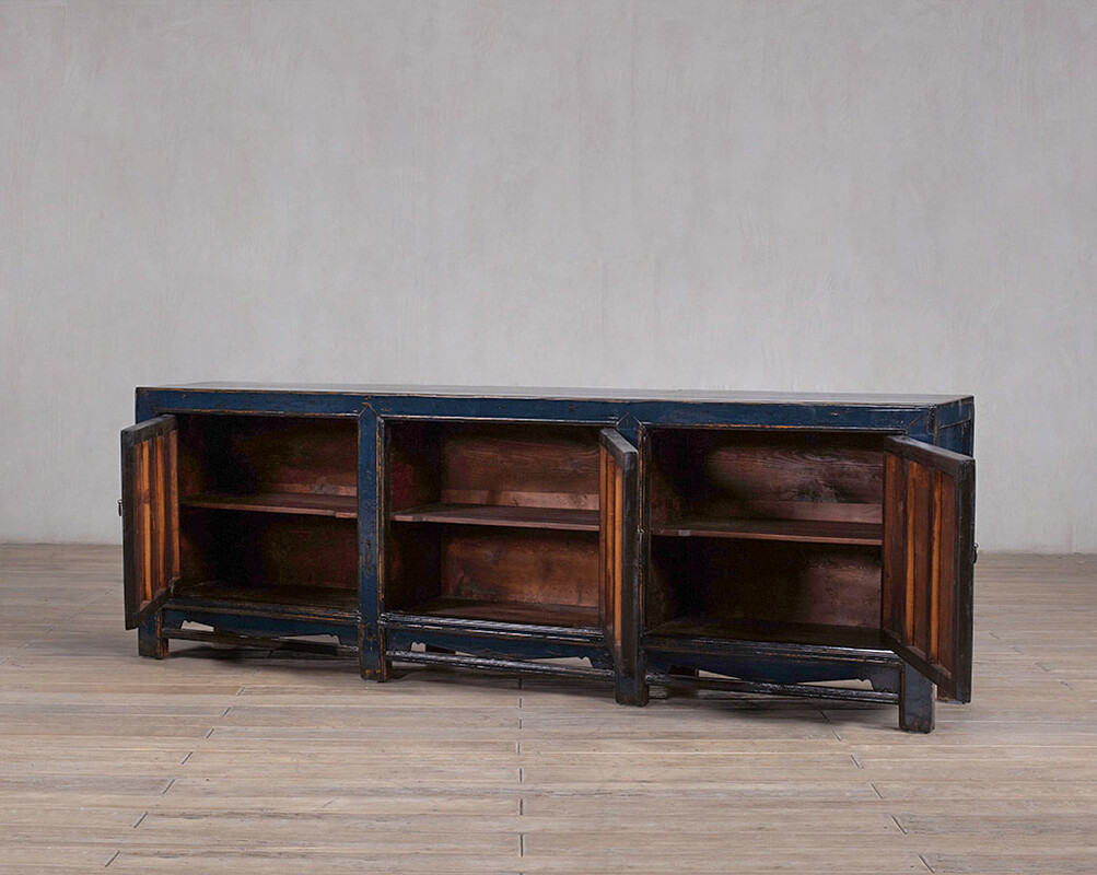 L-85, Blue sideboard with 3 doors