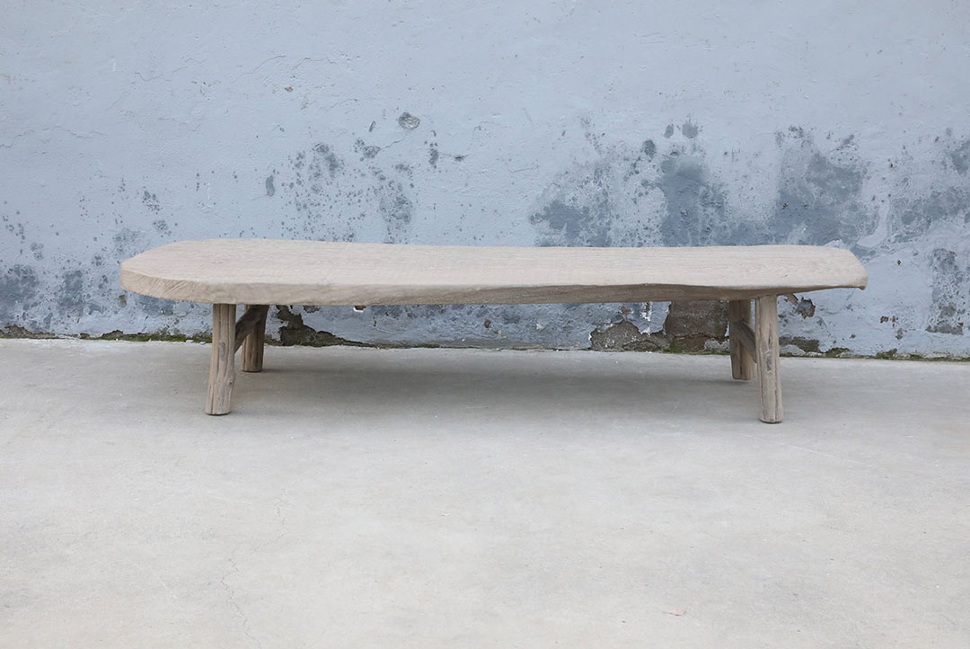L211, Wooden coffee table
