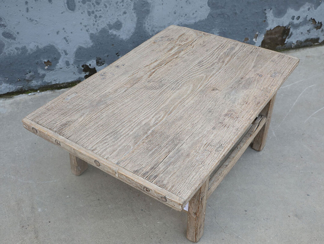 L222, Wooden coffee table