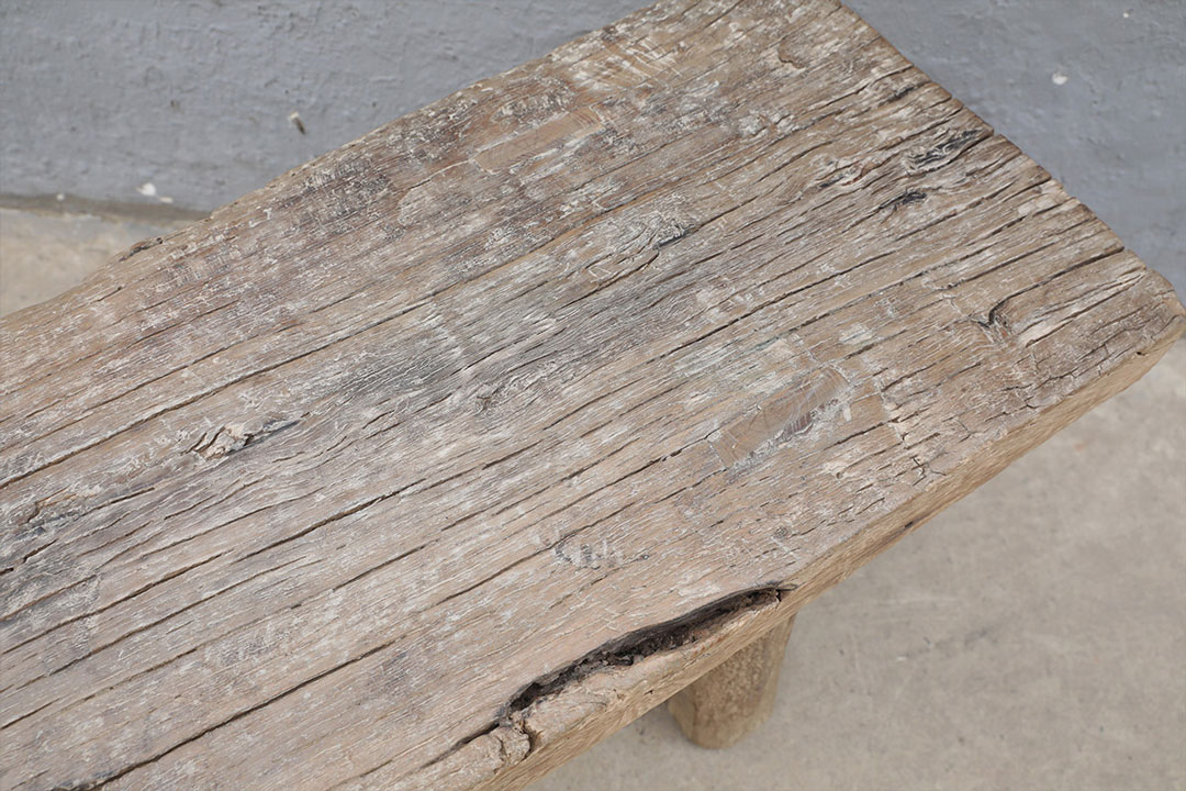 L245, Wooden bench