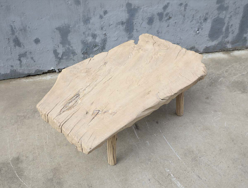 L251, Coffee table