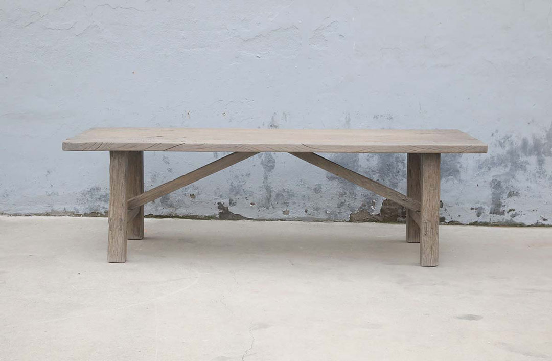 L260, Wooden dining table