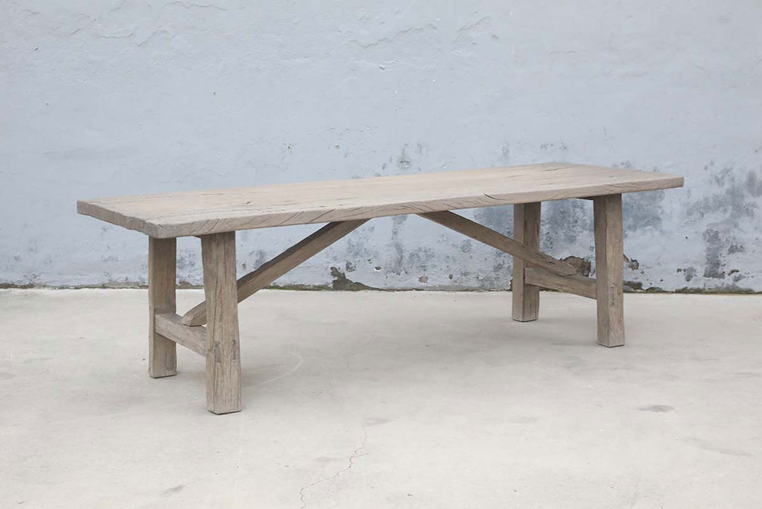L260, Wooden dining table