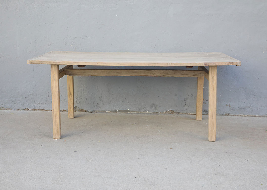 L266, Wooden dining table