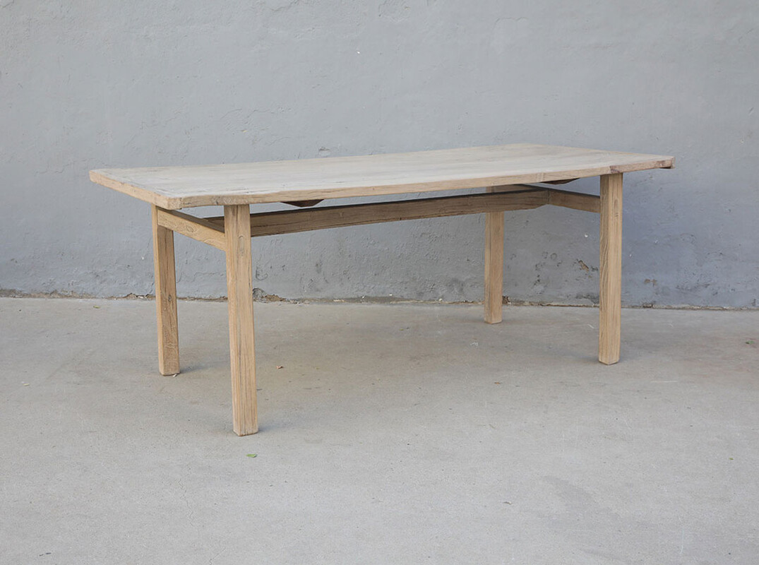 L266, Wooden dining table