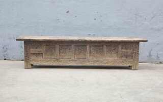 L270, TV cabinet with carving
