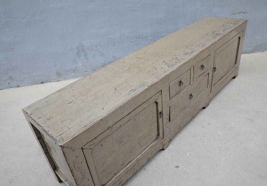 L279, Green tv cabinet