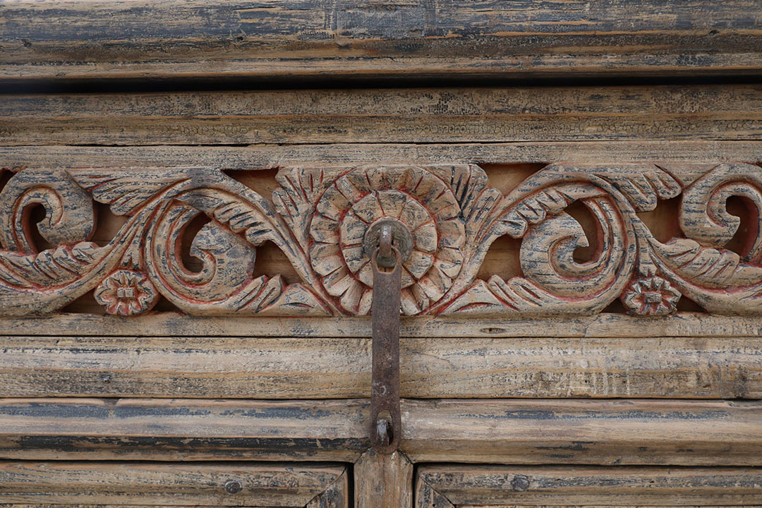 L296, Side table with carving 
